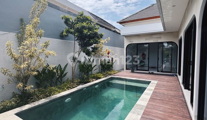 Ready-to-Occupy Private Pool Villa Near Berawa Beach Ls