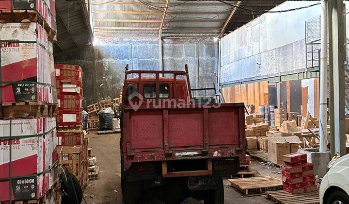 Large Warehouse on Jl Bung Tomo, Pemecutan Kaja Bmb 2