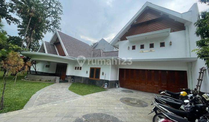 Rumah Ijen Boulevard No 1 Posisi Hook Pojok 1