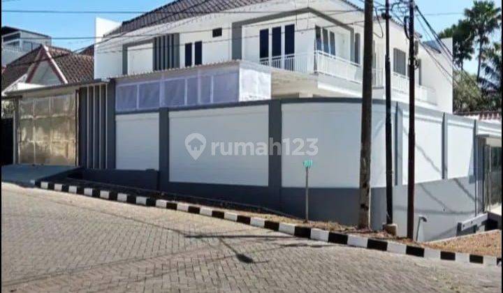 Rumah Baru Lembah Dieng 2 Lantai Kawasan Elite Siap Huni Tengah Kota 1