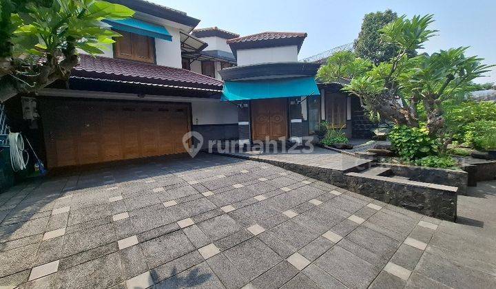 Rumah Megah Asri Bergaya Vila Di Kayu Putih Selatan 1