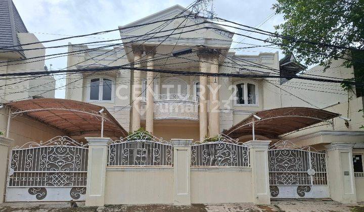 Rumah Mewah Semi Furnished Di Lokasi Strategis Menteng 1