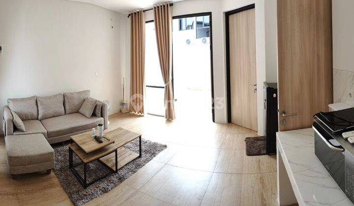 DISEWAKAN Rumah Siap Huni yang Bagus dan Nyaman, semi Furnish, dekat taman di Cluster Waterfront Lippo Cikarang (North Travertine) 2