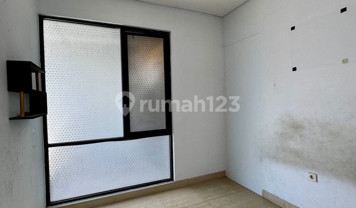 2-Story Flood-Free House in Downtown Renon Denpasar 2