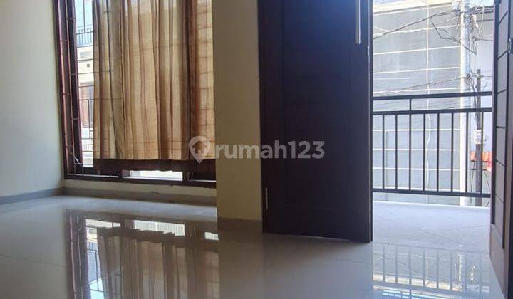 Rumah 2 Lantai Dekat Sanur  4