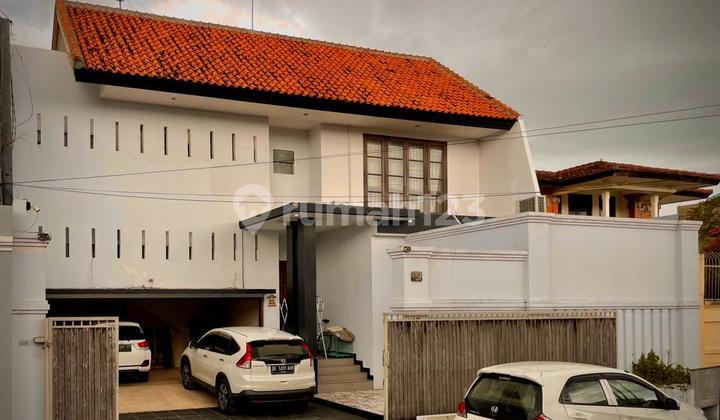 Rumah Old Money Bebas Banjir Di Kawasan Elite Renon