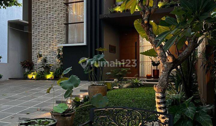 Rumah Mewah Semi Furnished Dibawah harga pasar di Kemang Pratama Regency Bekasi  1