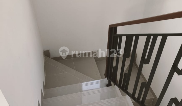 Rumah Sewa Minimalis Modern Di Metland Menteng Jakarta Timur 3