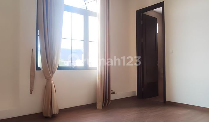 Disewakan Rumah Bagus Strategis Cluster Victoria Alam Sutera 2