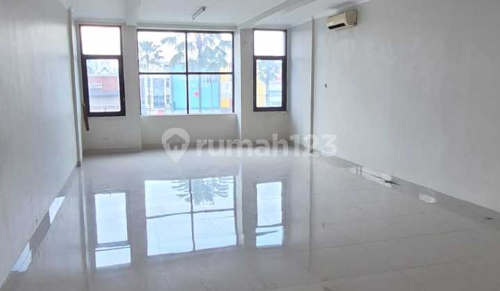 For Quick Sale, Beautiful and Strategic Shop House at Sector 1A, Jalan Raya Boulevard, Gading Serpong 2