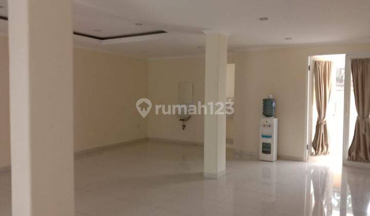 Dijual Rumah Strategis Taman Hokaido Lippo Karawaci 2