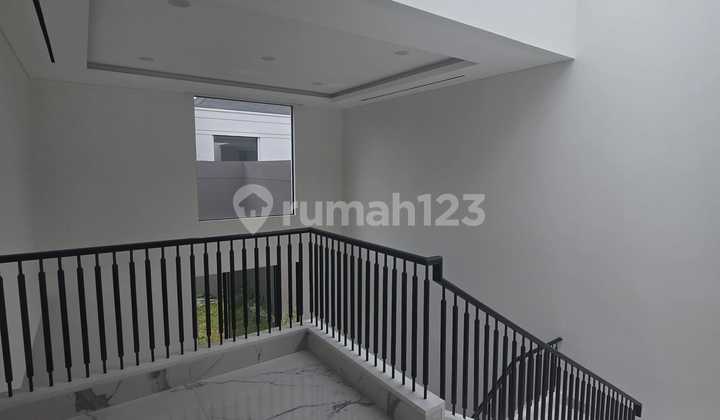 For Sale New Luxury House Strategic Location Cluster The Gramercy Type Aera+ Alam Sutera 2