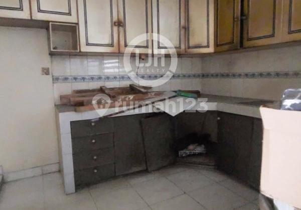Dijual Rumah Luas di Puri Kencana Kembangan Selatan Jakarta Barat - SHM 2