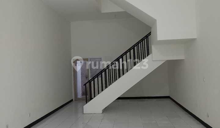 Disewakan Cepat Ruko Jalan raya Gading Boulevard Gading Serpong 