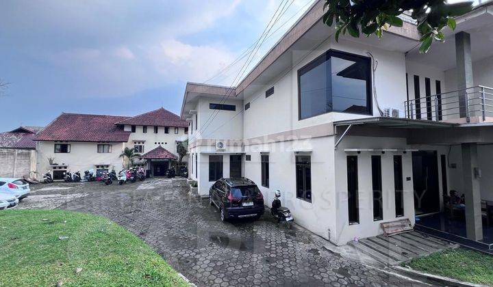 Bangunan Kost Strategis Parkiran Luas Cipedes - Sutami Dekat Kampus Maranatha dan Tol Pasteur 1