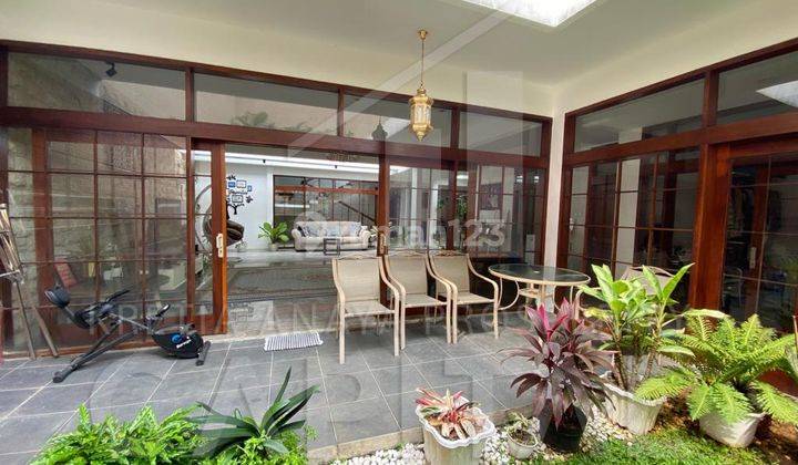 Rumah Dengan Lokasi Strategis di Setrasari Bandung 1