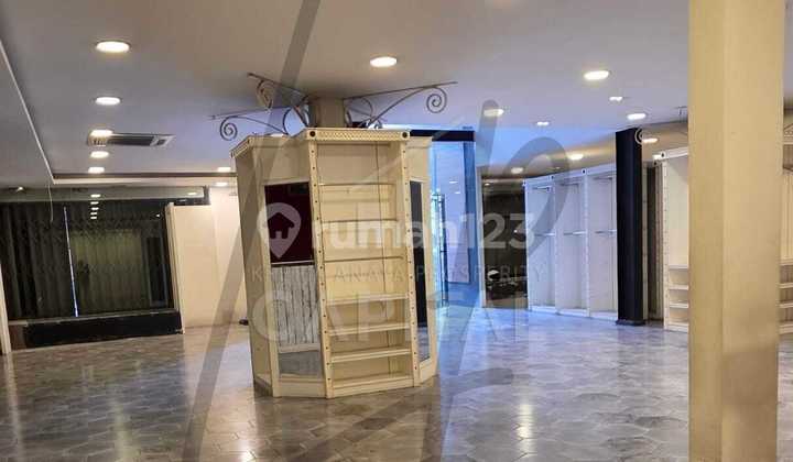 Spacious and Strategic Business Space Suitable for Various Enterprises in Sukajadi