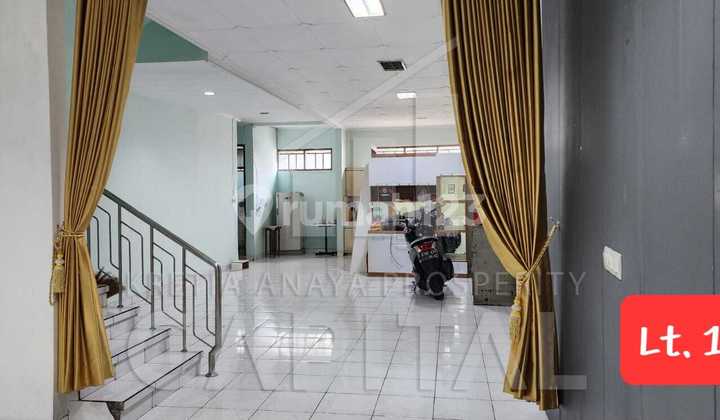 Ruko Bagus dan terawat mainroad Cihampelas (dekat RS Advent dan STBA) 1