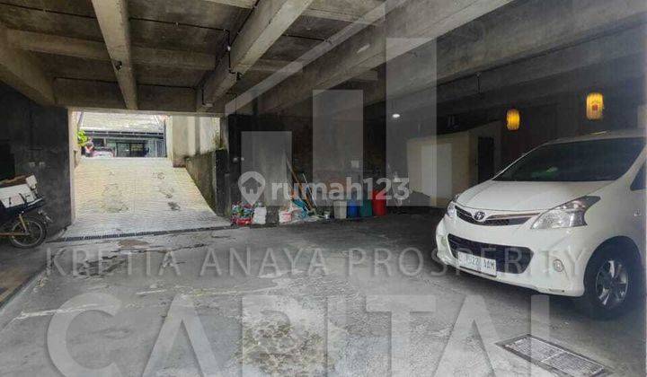 Gedung 4 Lantai dengan evalator dan Parkir Luas di Jalan Cihampelas Bandung 2