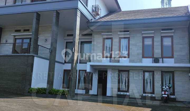 Rumah lingkungan private area Setiabudi dengan halaman luas juga disewakan cocok untuk expats 1