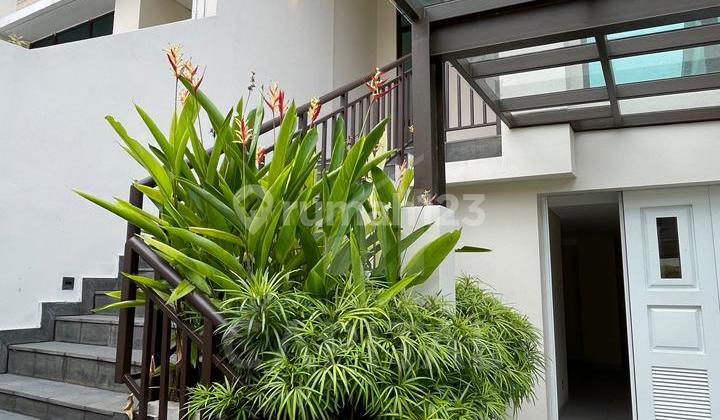 Townhouse 4 Bedroom Tenang Aman dan Exclusive di Pondok Indah Jakarta Selatan