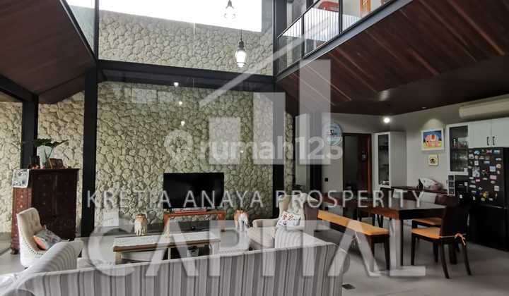 Rumah Modern Sudah Full Furnish dengan View Danau di Kota Baru Parahyangan Rumah Modern Sudah Full Furnish dengan View Danau di Kota Baru Parahyangan