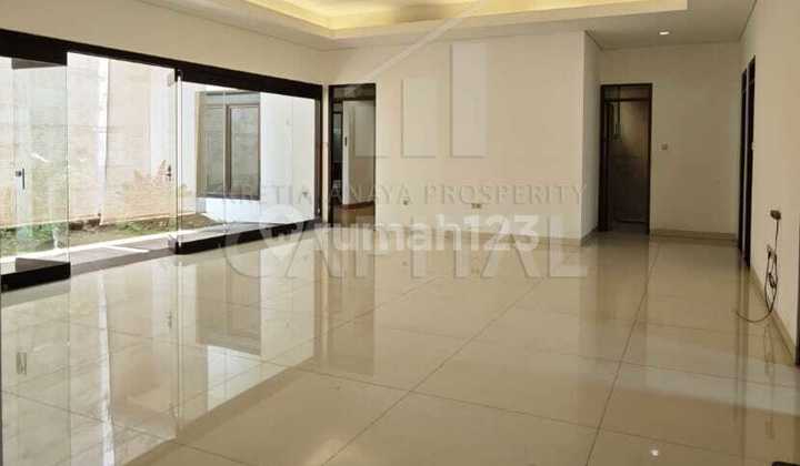 3 Bedroom House in a Safe Environment, Comfortable and Ready to Occupy in Sayap Pajajaran