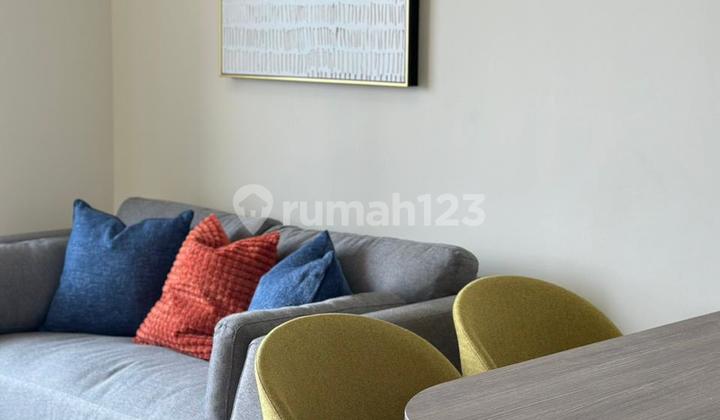 2 Kamar Tidur Furnished Emerlad Menteng Park 2