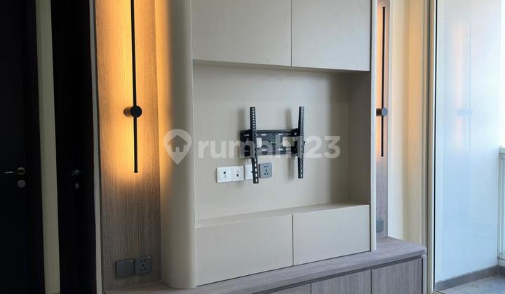 2 Kamar Tidur Furnished Emerlad Menteng Park