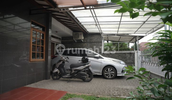 Ready-to-Occupy House in a Strategic Location in Turangga Karawita Area (Behind Horison Hotel)