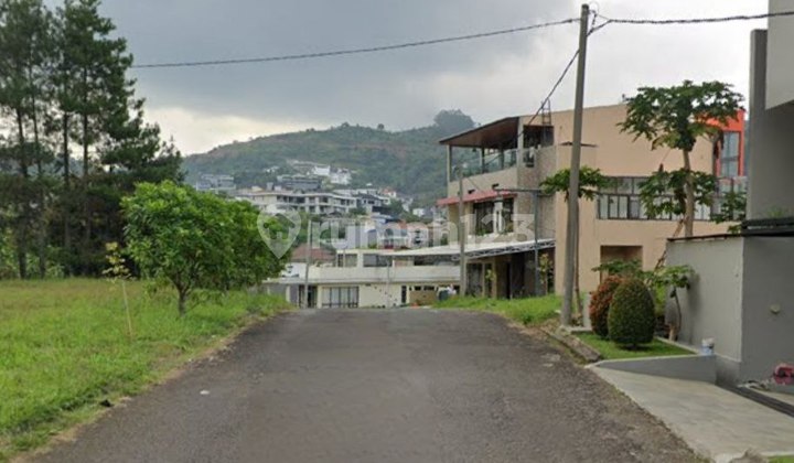 Di jual tanah datar ,dago pakar Resort . Di jual tanah datar ,dago pakar Resort .