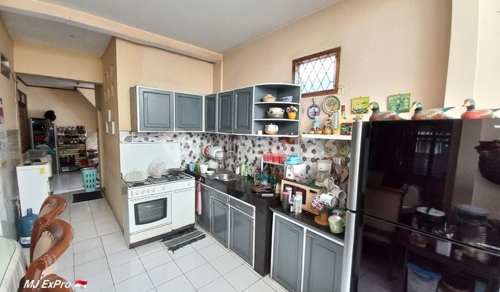 Nice House in Antapani Complex. One Gate System 2