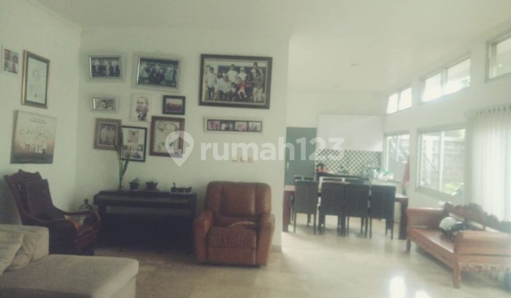 Rumah mewah 3lnt dalam komplek bukit sariwangi. Dekat setraduta dan kampus polban 2