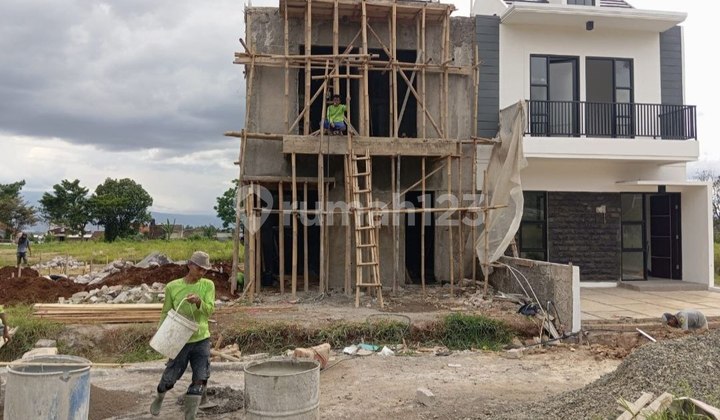 Brand new house in Ligar, Cigadung, Dago 2