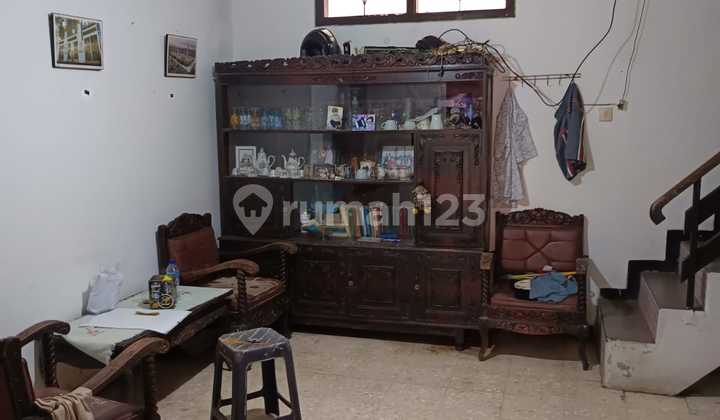 Strategic house in the Cigadung area. 2