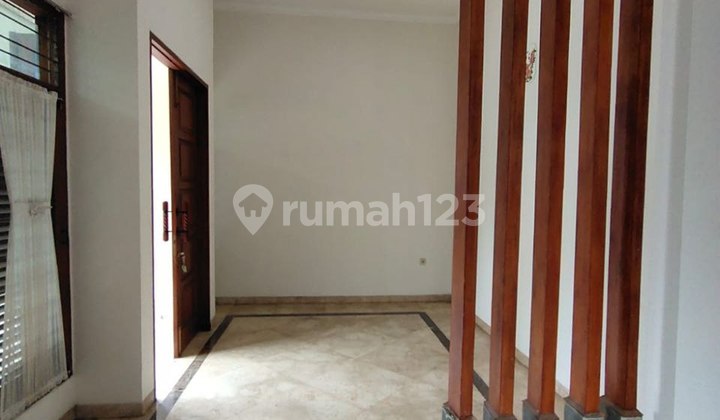 Luxury house in strategic Pasteur area, North Bandung. Semi-furnished. 2