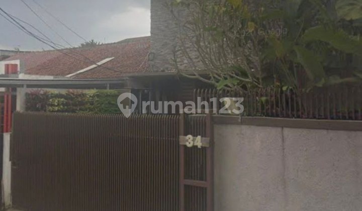 Luxurious House in Buahbatu Cijagra with Private Swimming Pool Facilities.