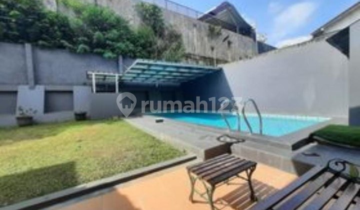 Rumah villa dago resort private swimming pool . view keren Rumah villa dago resort private swimming pool . view keren