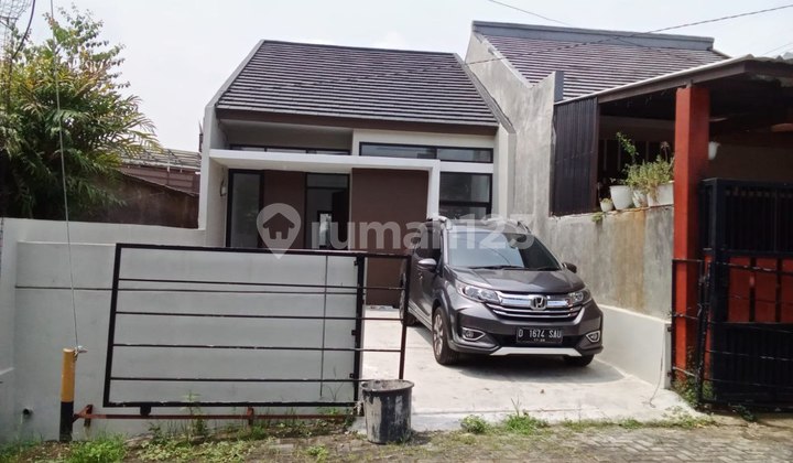 Rumah Gress Dalam Komplek Banyu Biru Pasir Pogor Ciwastra. Rumah Gress Dalam Komplek Banyu Biru Pasir Pogor Ciwastra.