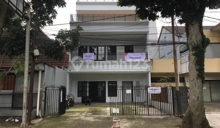 New Shop House, 3 Floors, Riau Area, R.E. Martadinata Street, Bandung City