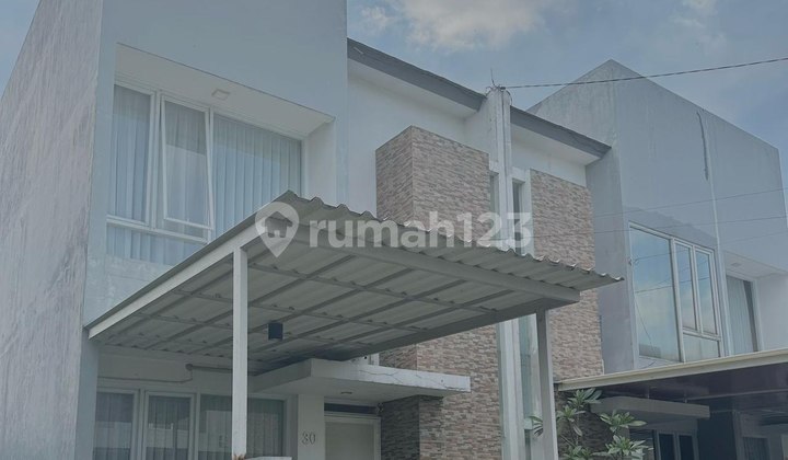Rumah bagus terawat 2lnt di cluster Grand sharon residence Rumah bagus terawat 2lnt di cluster Grand sharon residence