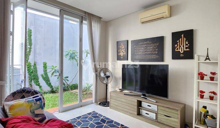 Rumah Modern Tropis Semi Furnished Di Setu Cipayung Jakarta Timur 4