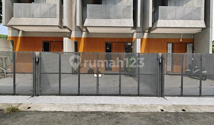 PASTI SUKA !! Rumah Baru Minimalis Modern Dalam Komplek Jatiwarna  2