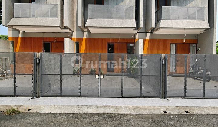 Paling Laku !! Rumah Baru Cantik Dalam Komplek Jatiwarna Pondok Gede