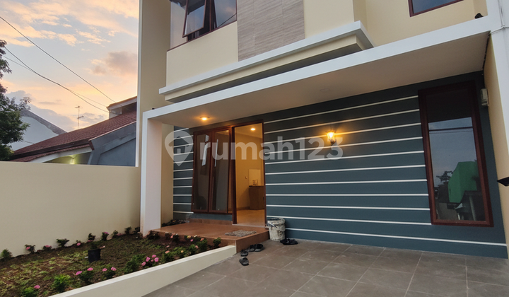 Rumah Baru Non Komplek Dekat dengan Stasiun LRT Cikunir 1 di Jatibening 2