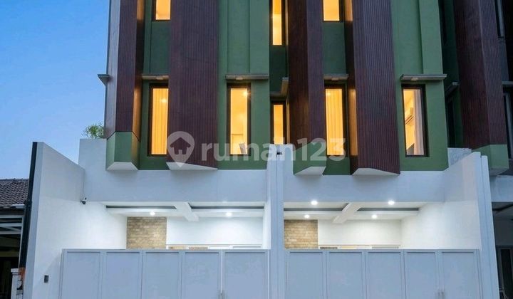 High Quality 3-Story House in Utan Kayu, Matraman, East Jakarta