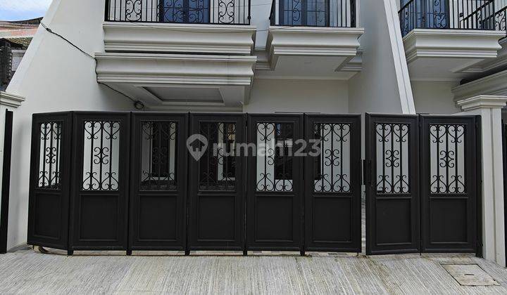 Rumah Baru Siap Huni Classic Modern Pondok Bambu Duren Sawit 1