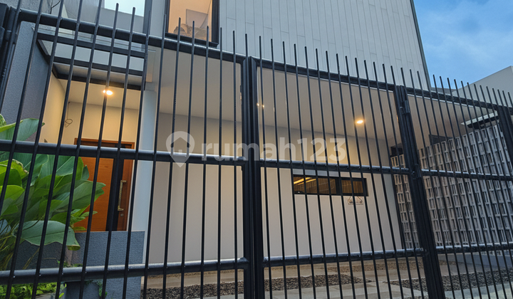 Rumah Modern Dalam Komplek Duren Sawit Jakarta Timur 2