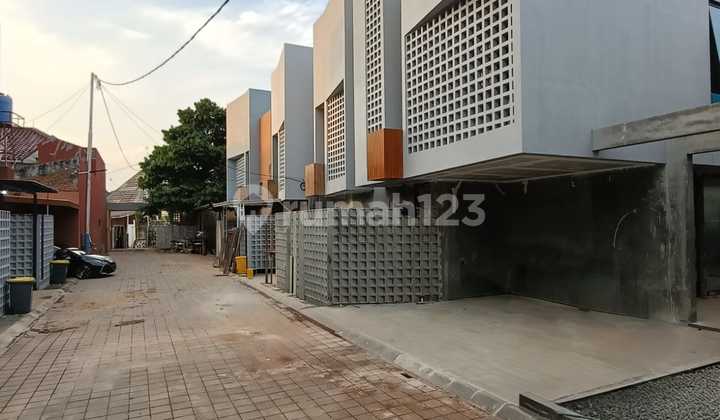 Jual Cepat Rumah Baru Tahap Finising Cluster Pondok Kelapa Duren Sawit 2