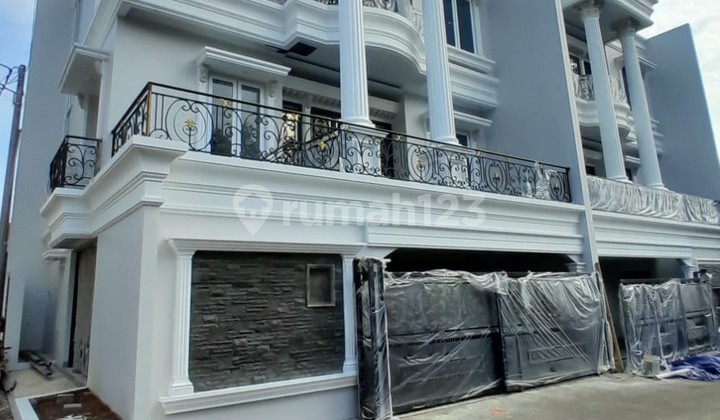 Rumah Mewah Kokoh Siap Huni 3 Lantai Lokasi Strategis di Kbagusan Rumah Mewah Kokoh Siap Huni 3 Lantai Lokasi Strategis di Kbagusan